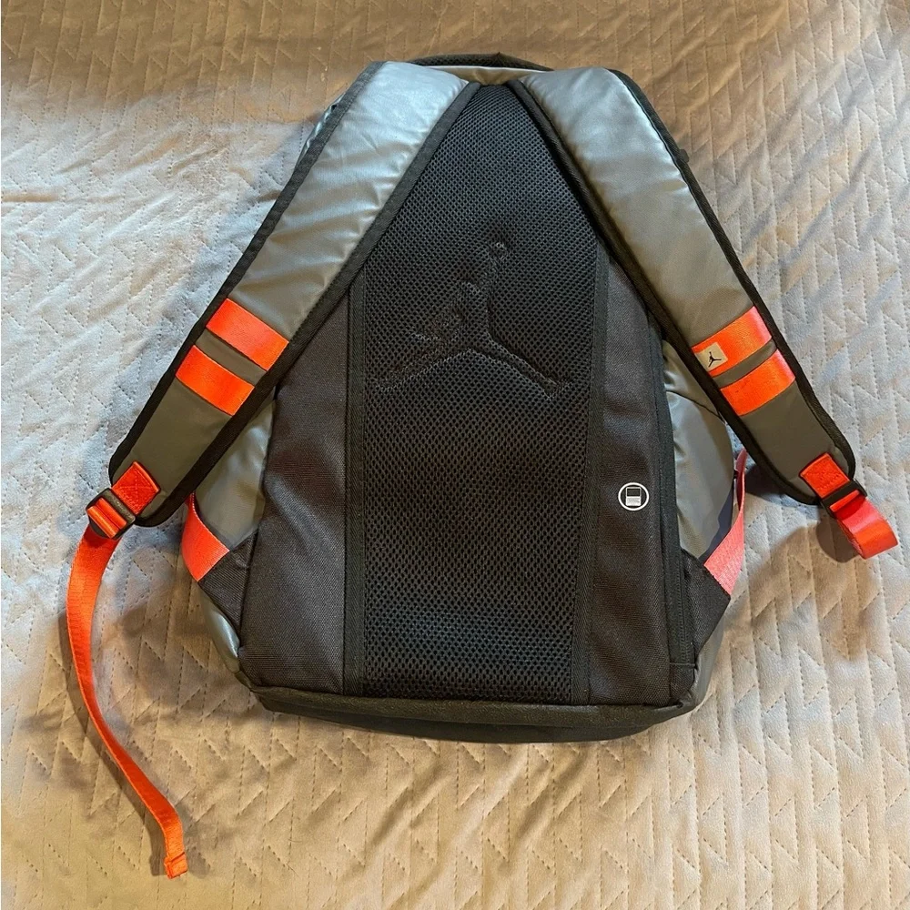 Jordan‎ backpack gray/red EUC